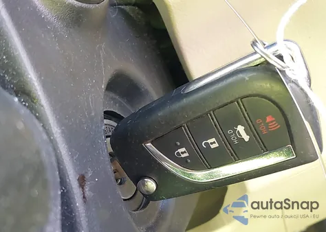 2021 Toyota Camry Le z USA, uszkodzony, nr VIN 4T1C11AK1MU413300